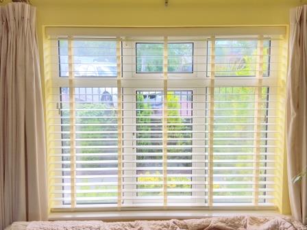 Wood Venetian Blinds with Coloured Tapes