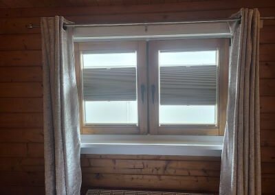 Pleated Blinds in Log Cabin