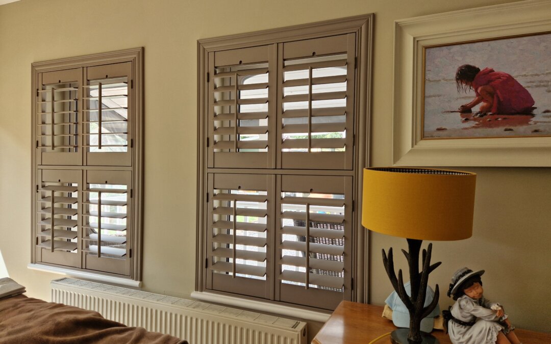Stone coloured Tier in Tier Shutter Swords